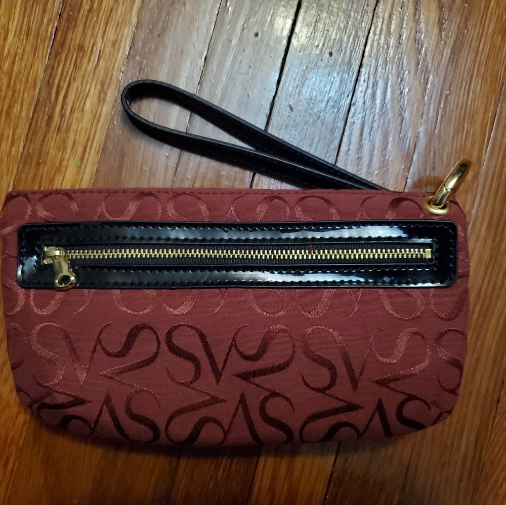 Simply Vera Vera Wang wristlet